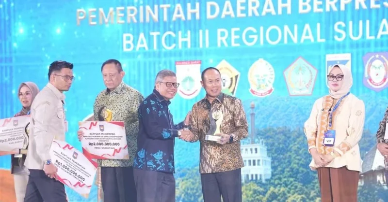 Dua Penghargaan Diraih Pemprov Sultra, Dana Apresiasi Rp3 Miliar untuk Kepentingan Masyarakat 2 Dua Penghargaan Diraih Pemprov Sultra, Dana Apresiasi Rp3 Miliar untuk Kepentingan Masyarakat