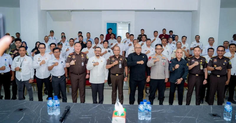 Kejasaan Tinggi Datangi Buton Tengah, ASN hingga Kepala Desa Diingatkan Soal Risiko Hukum 3 Kejasaan Tinggi Datangi Buton Tengah, ASN hingga Kepala Desa Diingatkan Soal Risiko Hukum