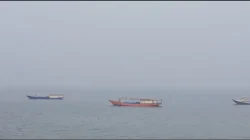 Kabut Asap di Muna Ganggu Pelayaran Maligano-Raha, Speedboat Terlambat Tiba 10 Kabut Asap di Muna Ganggu Pelayaran Maligano-Raha, Speedboat Terlambat Tiba