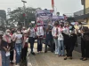 Astra Motor Ambon Bagikan Masker Gratis untuk Warga di Tengah Kabut Asap
