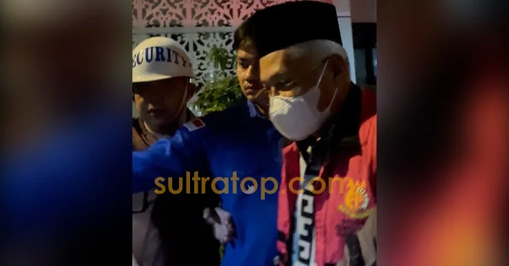 Kejaksaan Tahan Mantan Sekda Sultra Asrun Lio dan Bendahara Terkait Korupsi Makan Minum 1 Kejaksaan Tahan Mantan Sekda Sultra Asrun Lio dan Bendahara Terkait Korupsi Makan Minum
