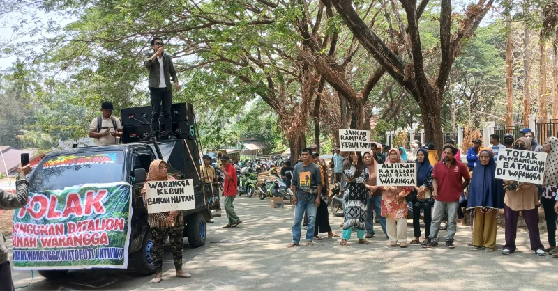 Warga Desak Batalion Sugimanuru Keluar dari Warangga, Pemda Muna Tegaskan Tak Bisa Mengamini