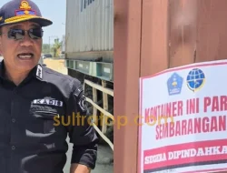 Bahayakan Pengendara, Dishub Kendari Tempel 50 Stiker Peringatan pada Kontainer di Bahu Jalan