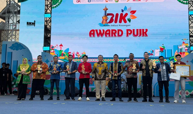 BPR Bahteramas Konawe Raih PUJK Award OJK Sultra, Jadi Bank Terinovatif Dukung Kampung Nelayan Merah Putih 3 BPR Bahteramas Konawe Raih PUJK Award OJK Sultra, Jadi Bank Terinovatif Dukung Kampung Nelayan Merah Putih