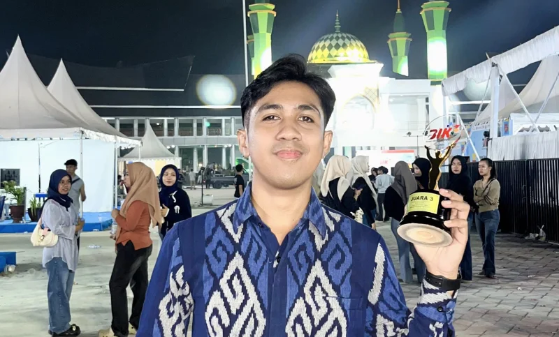 Mahasiswa Ilmu Komunikasi UHO Sabet Juara 3 Lomba Literasi Keuangan OJK 1 Mahasiswa Ilmu Komunikasi UHO Sabet Juara 3 Lomba Literasi Keuangan OJK