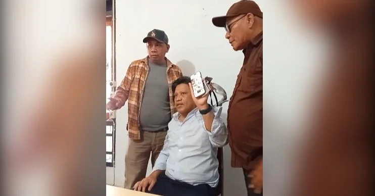 Konten Media Sosial Picu Aksi Massa, Kadispar Sultra Ridwan Badallah Mengaku Keliru dan Minta Maaf 1 Konten Media Sosial Picu Aksi Massa, Kadispar Sultra Ridwan Badallah Mengaku Keliru dan Minta Maaf