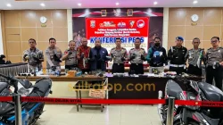 Polda Sultra Gerebek Sarang Narkoba di Kampung Salo, 11 Orang Diamankan