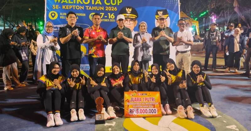 Kalahkan Tuan Rumah 3-0, Tim Voli Putri Muna Barat Juarai Wali Kota Cup Baubau 3 Kalahkan Tuan Rumah 3-0, Tim Voli Putri Muna Barat Juarai Wali Kota Cup Baubau