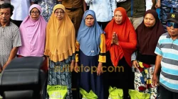 Gerakan Pangan Murah di Kendari, 750 Paket Beras Dibagikan untuk Warga Kurang Mampu 15 Gerakan Pangan Murah di Kendari, 750 Paket Beras Dibagikan untuk Warga Kurang Mampu